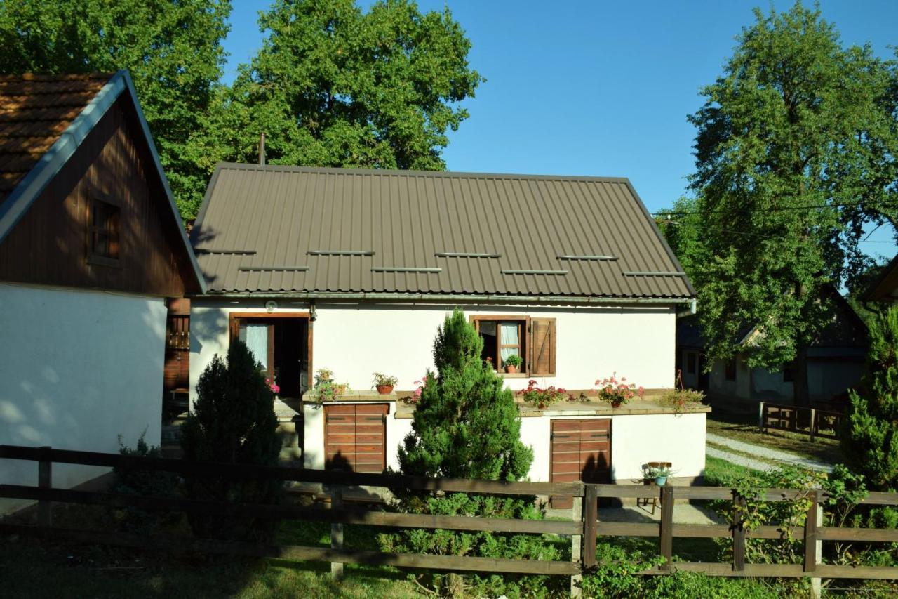 Cosy Chalet In Gospic With Jacuzzi And Mountain View Exterior photo