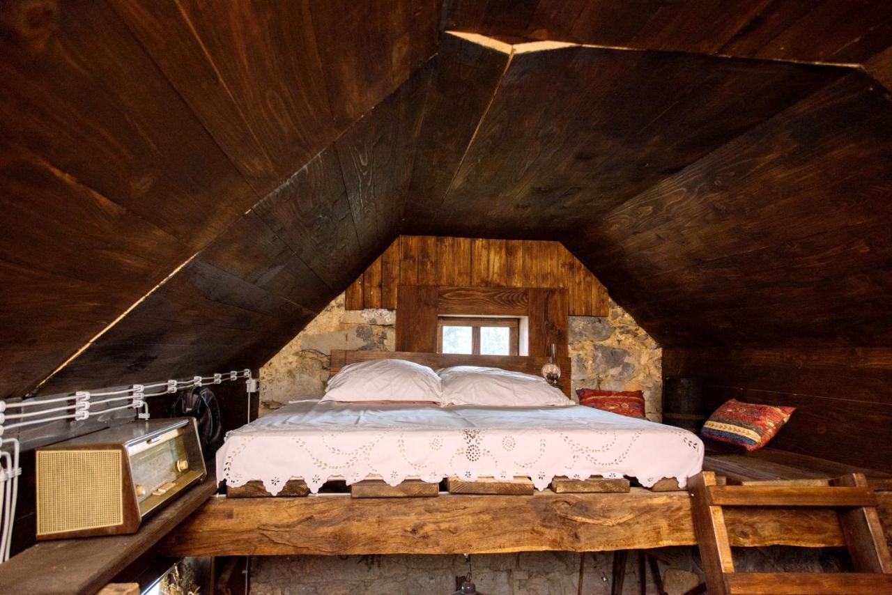 Cosy Chalet In Gospic With Jacuzzi And Mountain View Exterior photo